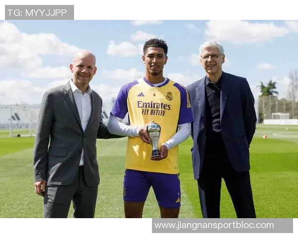 FIFA年度最佳阵容揭晓贝林厄姆亚马尔范戴克入选姆巴佩遗憾落选 FIFA年度最佳阵容揭晓贝林厄姆亚马尔范戴克入选姆巴佩遗憾落选