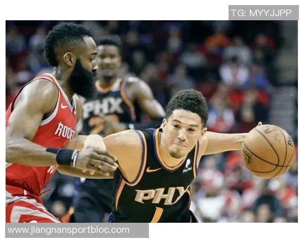 太阳主帅称布克身体状态良好这是球队重要收获与关键进步 太阳主帅称布克身体状态良好这是球队重要收获与关键进步