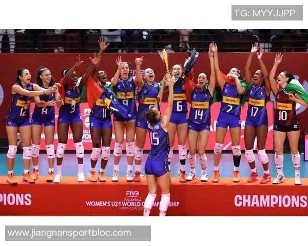 意大利体育部长强调球员辱骂对手母亲行为必须严惩绝不姑息 意大利体育部长强调球员辱骂对手母亲行为必须严惩绝不姑息