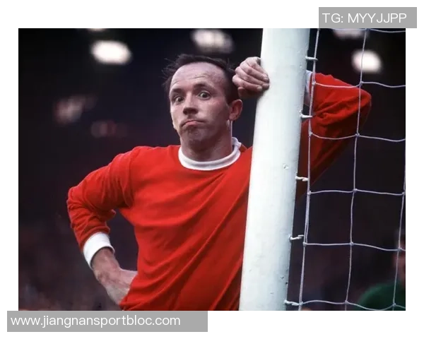 曼联深情追忆贝斯特与比尔福克斯的传奇人生与永恒影响