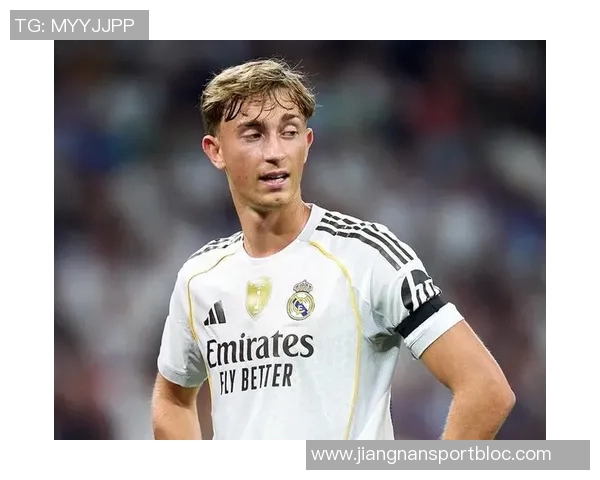 库尔图瓦重返球队训练赫伊森复出希望渺茫 库尔图瓦重返球队训练赫伊森复出希望渺茫