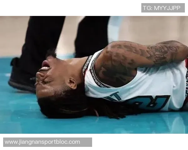 小琼斯再次因伤缺阵六周上次因绿军缺席17场比赛的回顾