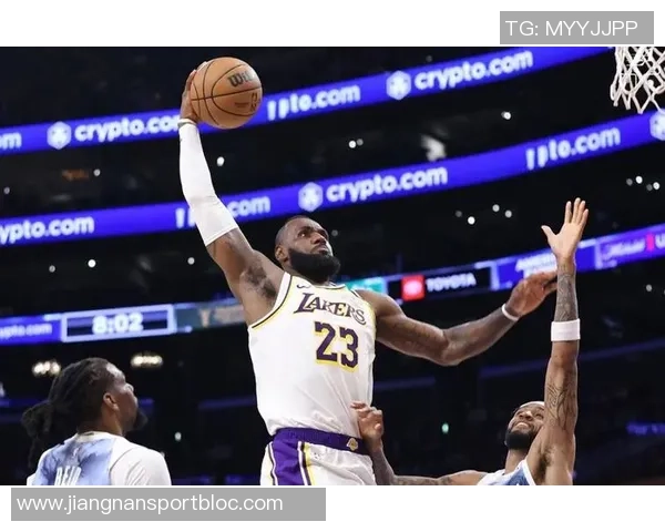 浓眉首节表现稳健轻松斩获5分5板1助展现强大状态 浓眉首节表现稳健轻松斩获5分5板1助展现强大状态