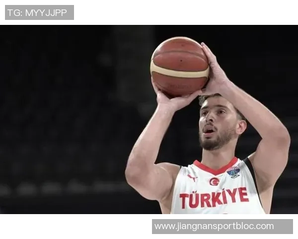 申京生涯突破2500分1000助攻成就历史第三年轻仅次于詹姆斯和字母哥