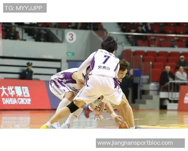 申京自信提升身体素质持球速度加快无球状态持续适应中 申京自信提升身体素质持球速度加快无球状态持续适应中